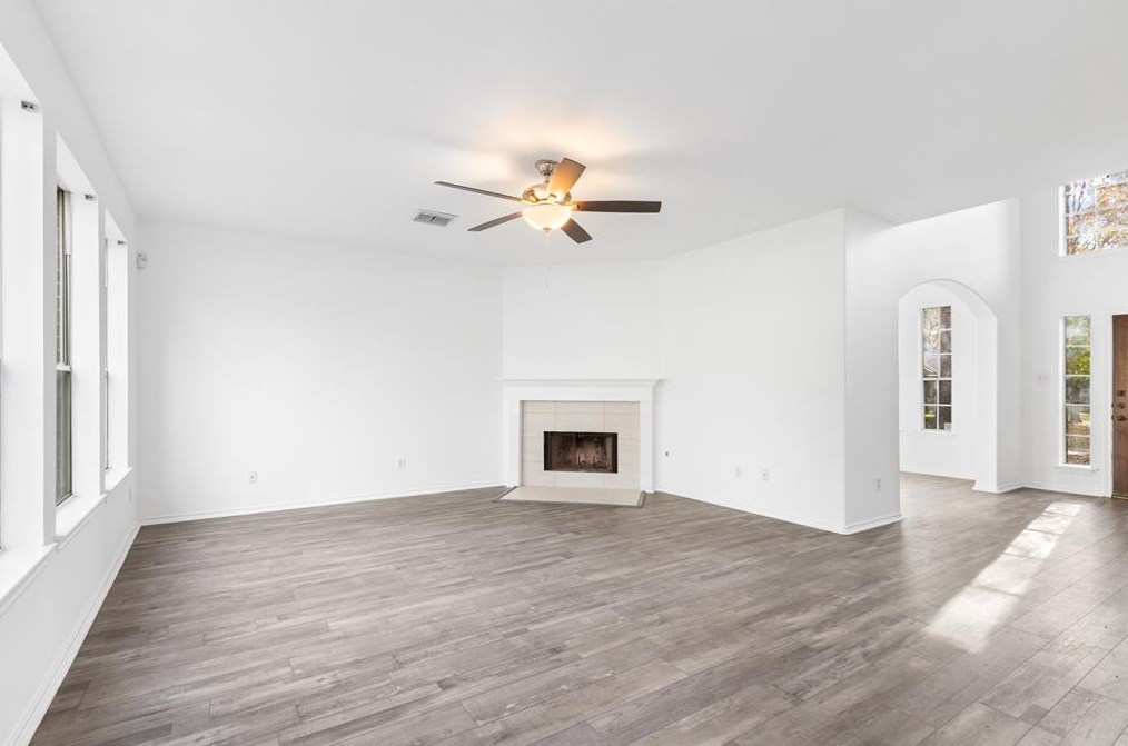 115 Russet Grove Cir, Conroe TX  77384-3827 exterior