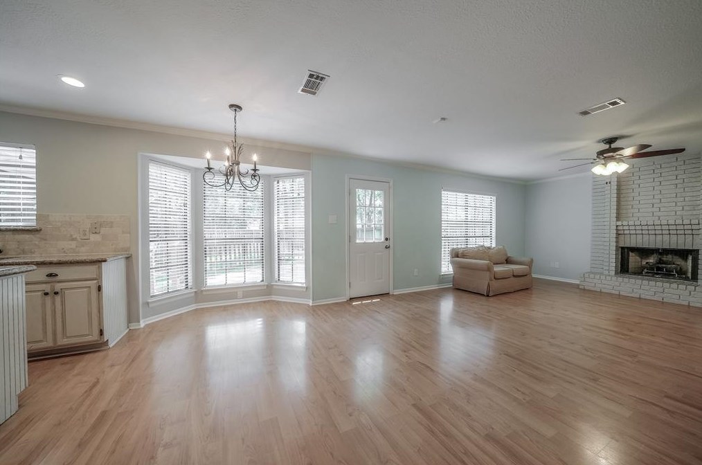 31 Silver Elm Pl, Spring TX  77381-4039 exterior