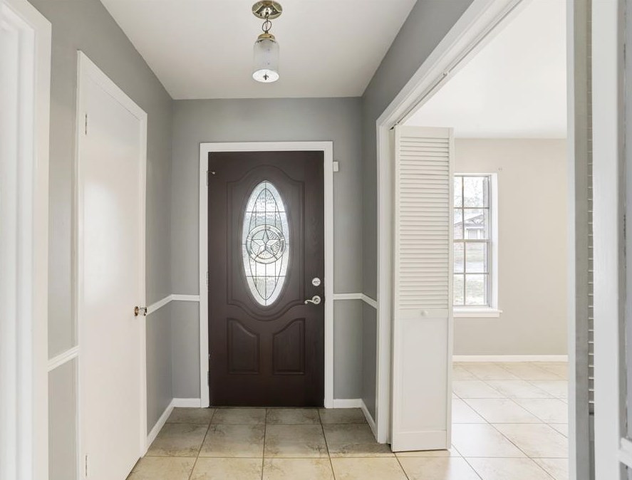 1901 Hartt St, Baytown, TX 77520-3621