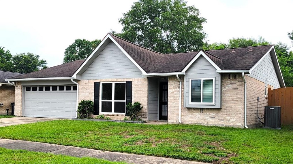 14318 Templar Ln, Sugar Land, TX 77498-1436