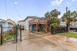2217 Grover Ave, Galveston, TX 77551 - Photo 2