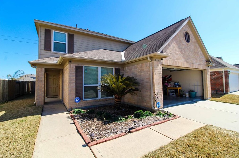 8114 Rosemary Dr, Baytown TX  77521-1490 exterior