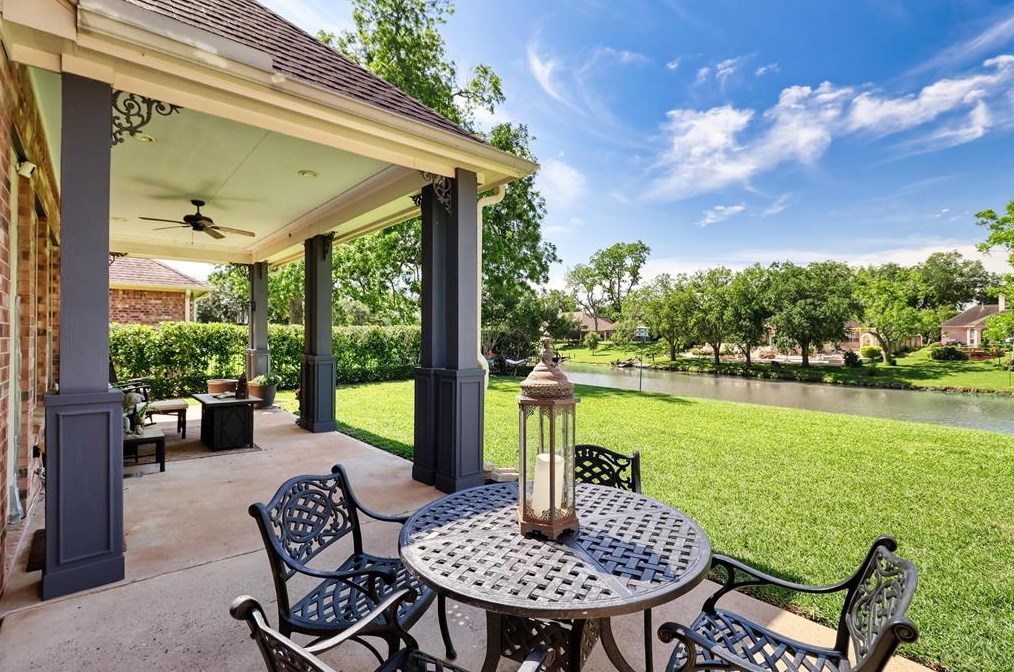 32419 Waterford Crst Ln, Fulshear TX 77441-3002 exterior