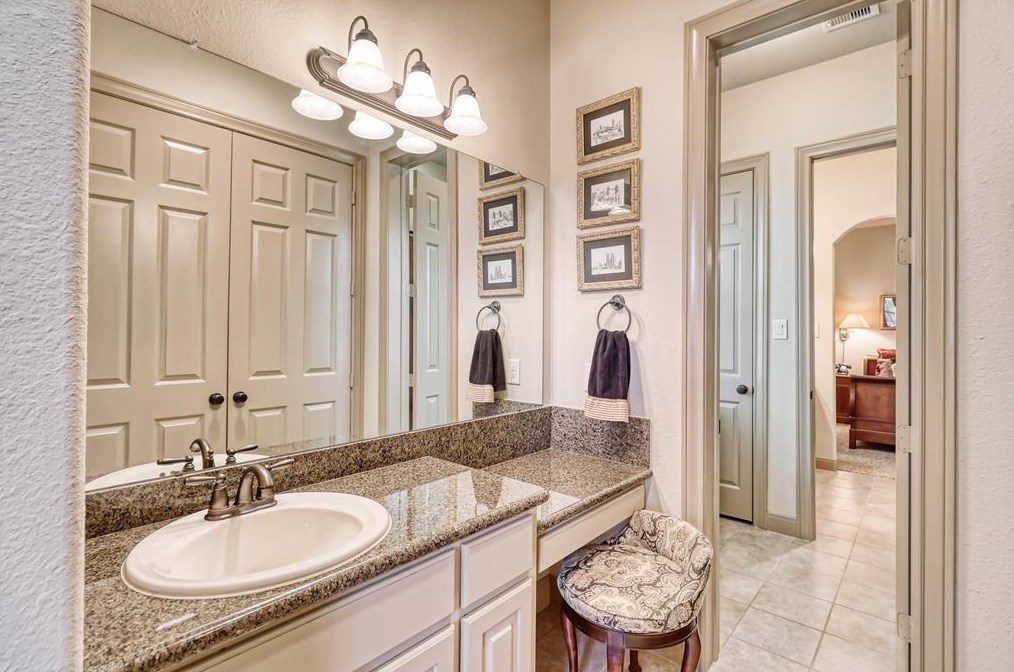 32419 Waterford Crst Ln, Fulshear TX 77441-3002 exterior