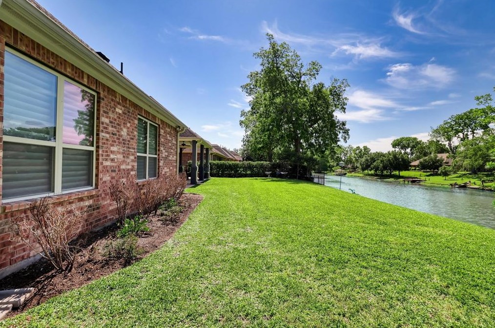 32419 Waterford Crst Ln, Fulshear TX 77441-3002 exterior