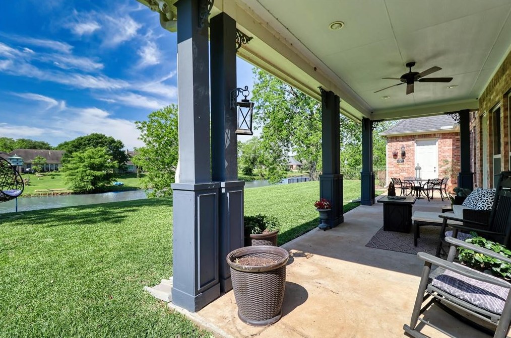 32419 Waterford Crst Ln, Fulshear TX 77441-3002 exterior