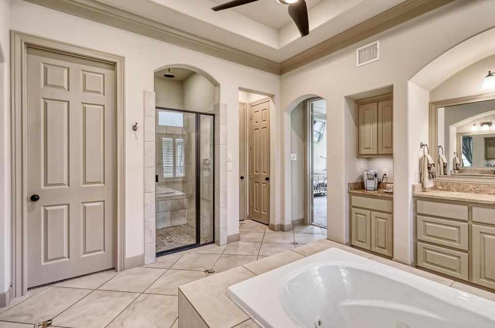 32419 Waterford Crst Ln, Fulshear TX 77441-3002 exterior