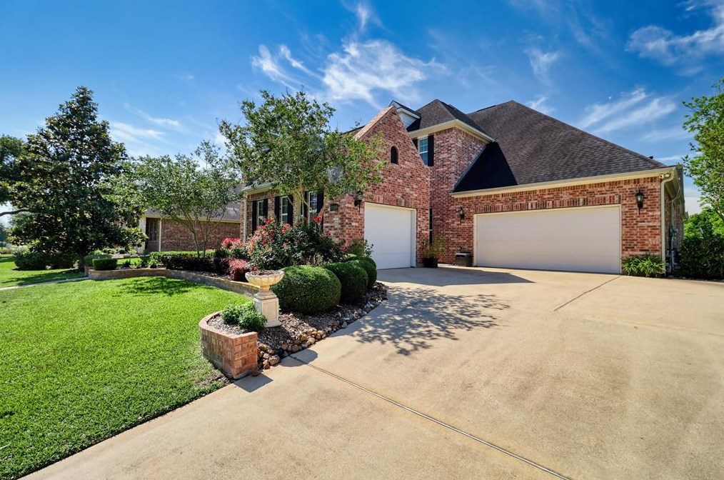 32419 Waterford Crst Ln, Fulshear TX 77441-3002 exterior