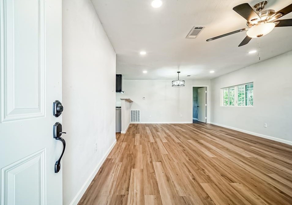 10215 Buena Park Dr, Houston, TX 77089-1403