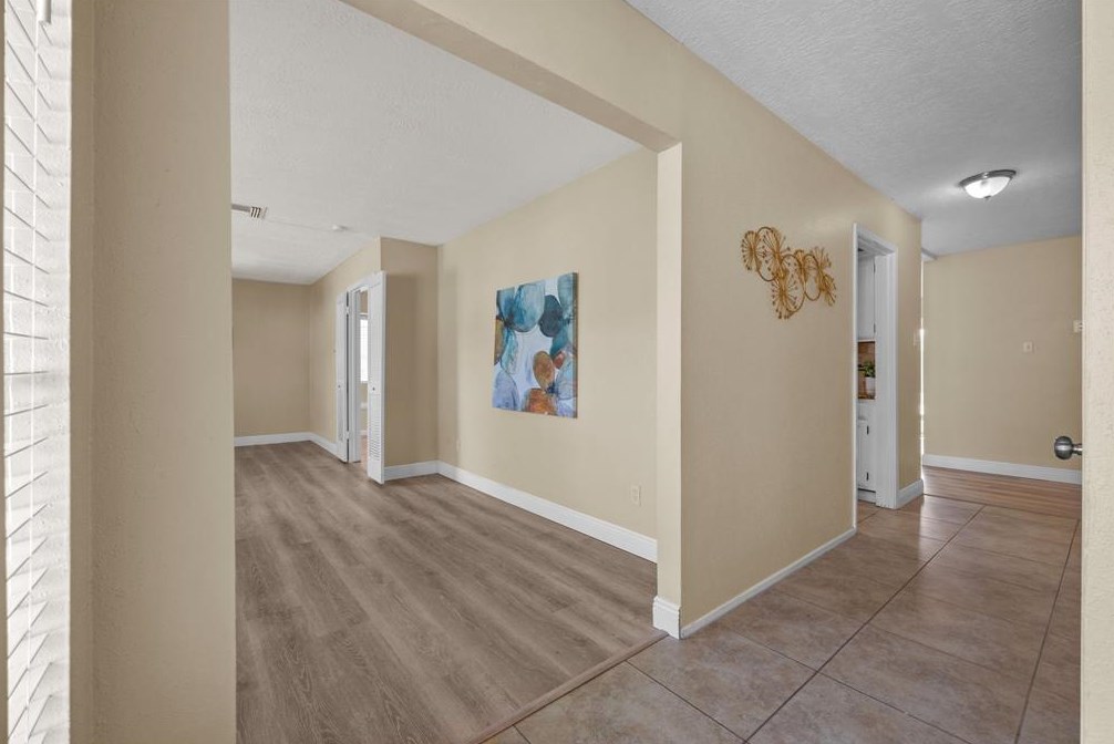 417 Forest Hills Dr, League City, TX 77573