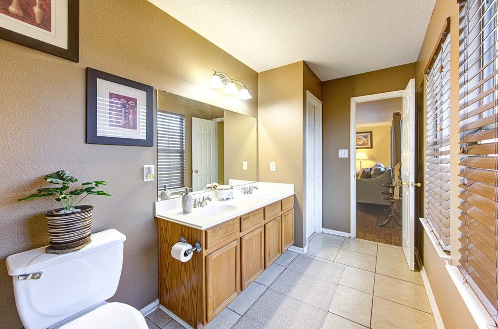 5814 Clerkenwell Dr, Houston TX  77084-6450 exterior