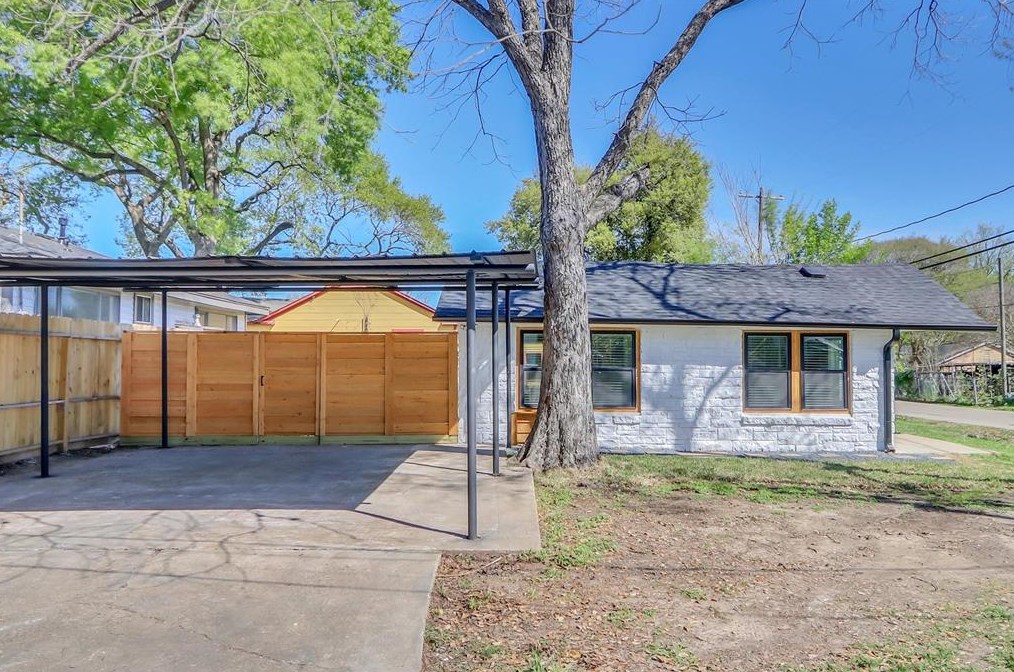 1852 Santa Rosa St, Houston TX  77023-2531 exterior