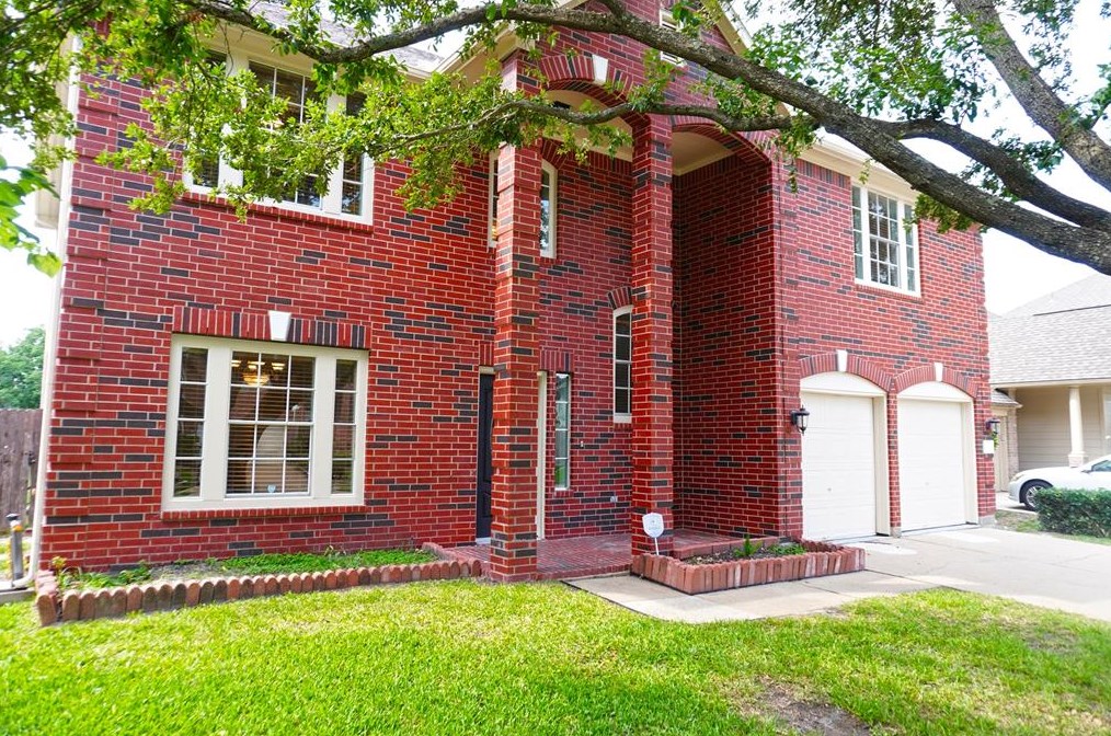 12211 Winthorne Ln, Houston, TX 77066-3225