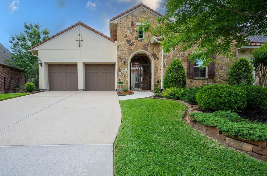 59 Lake Voyageur Dr, Spring, TX 77389-2021
