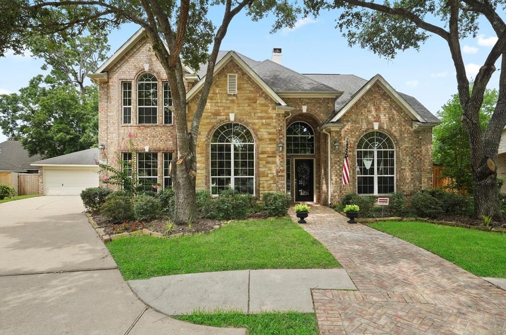 3918 Sweet Hollow Ct, Sugar Land, TX 77498