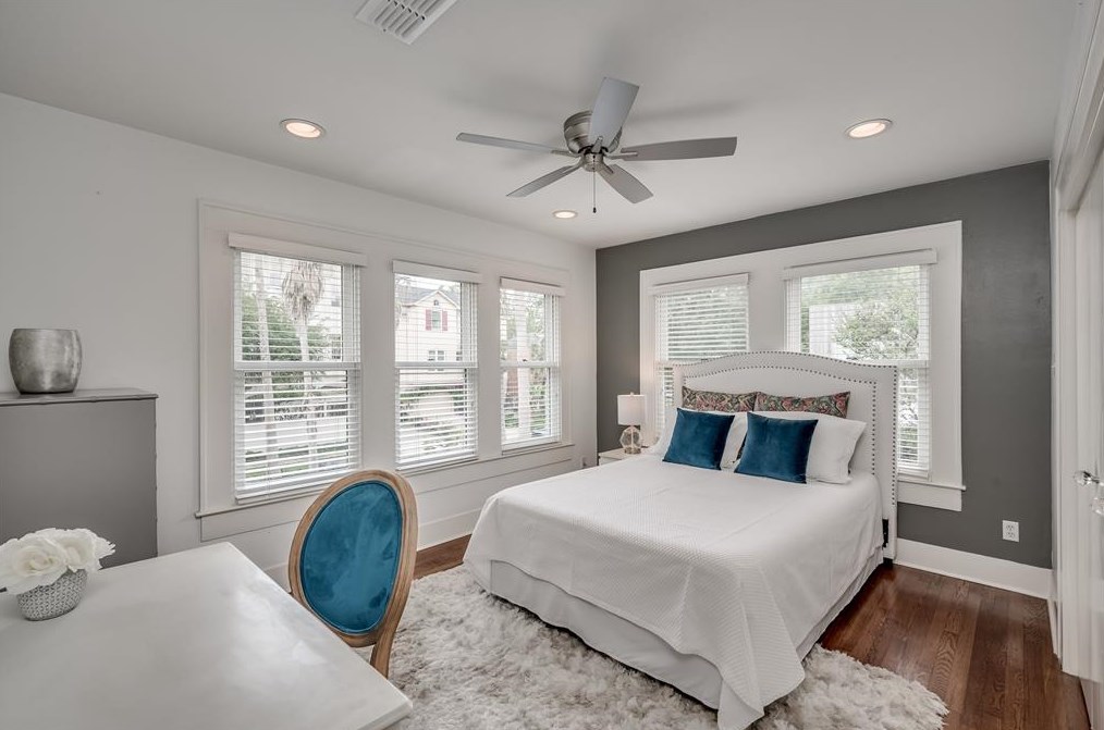 1653 Norfolk, Houston TX  77098-4223 exterior