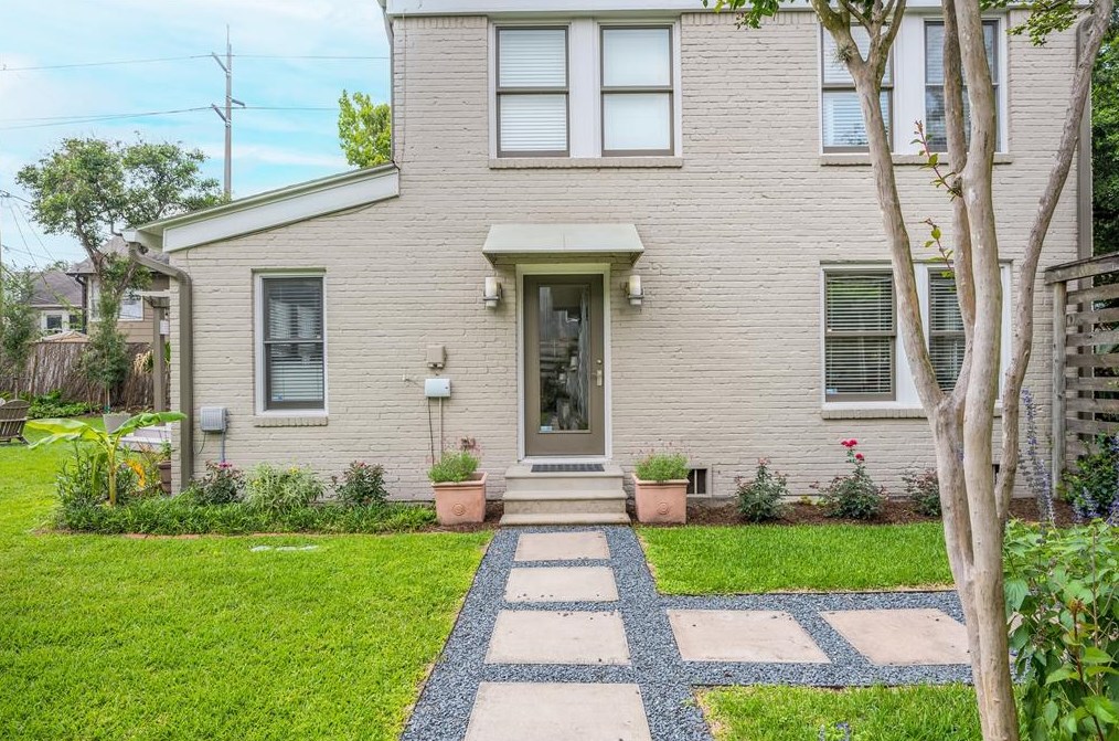1653 Norfolk, Houston TX  77098-4223 exterior