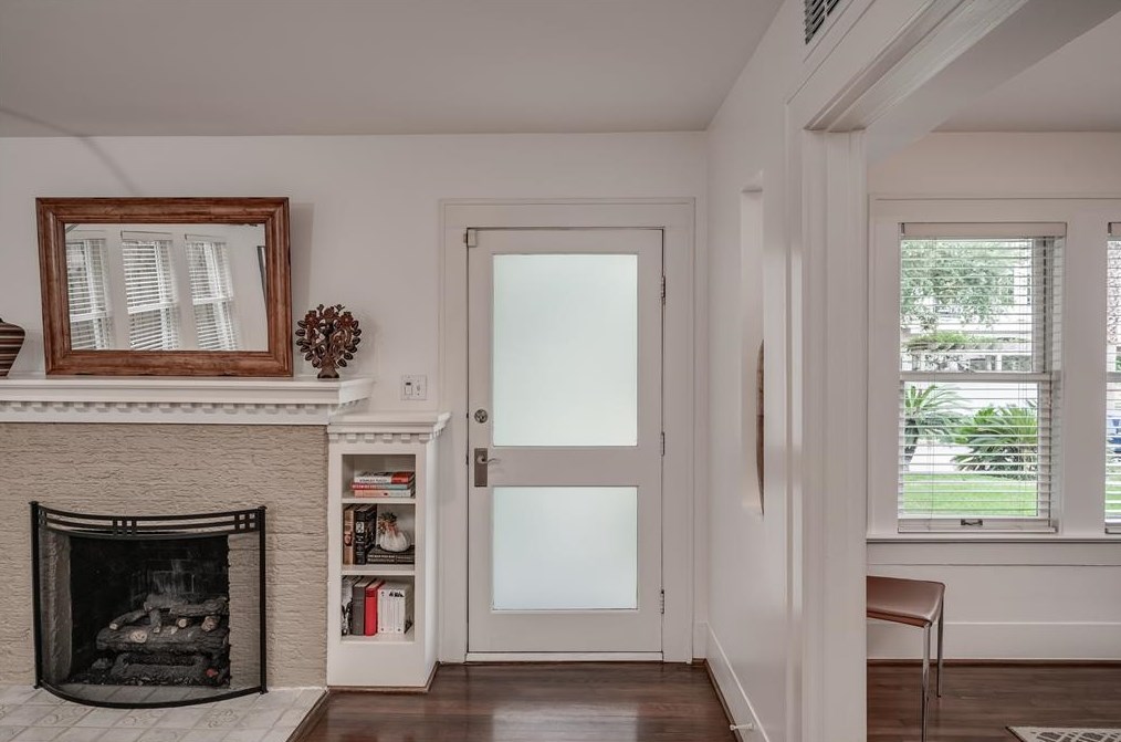 1653 Norfolk, Houston TX  77098-4223 exterior