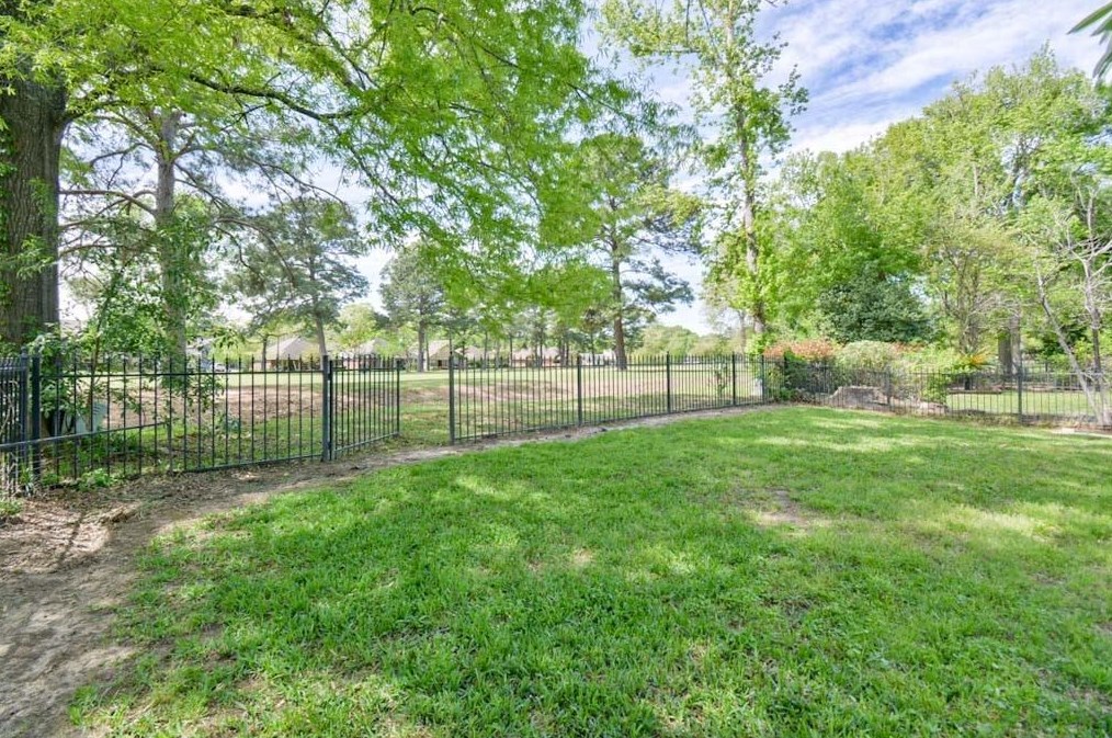 20127 Sunny Shores Dr, Humble, TX 77346-1757