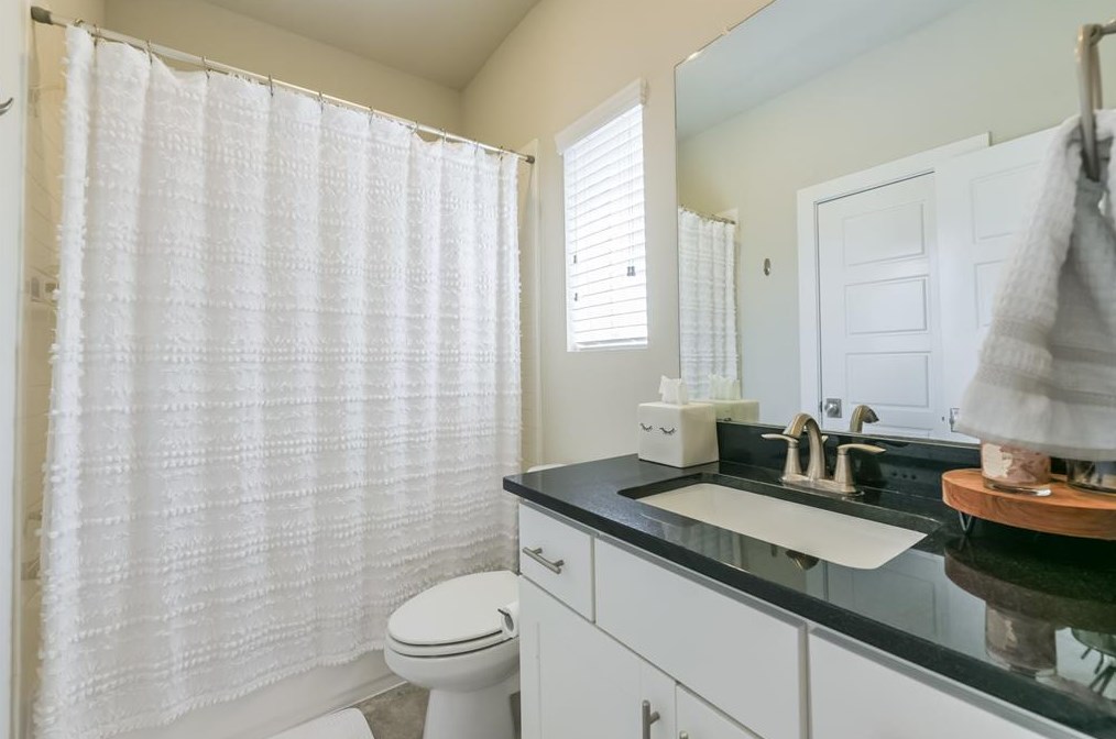 248 28 St, Houston TX  77008-2106 exterior