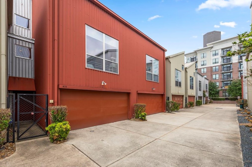 823 Saulnier St, Houston, TX 77019
