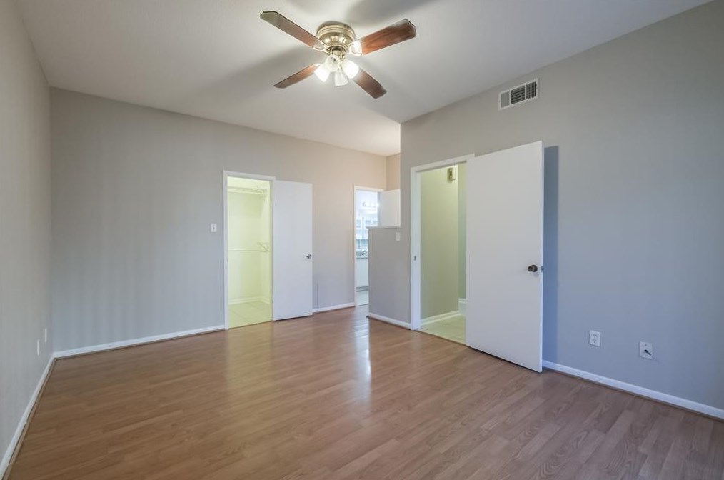 8100 Cambridge St Apt 101, Houston, TX 77054