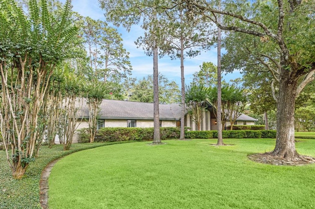 502 Hunters Park Ln, Houston, TX 77024-5411