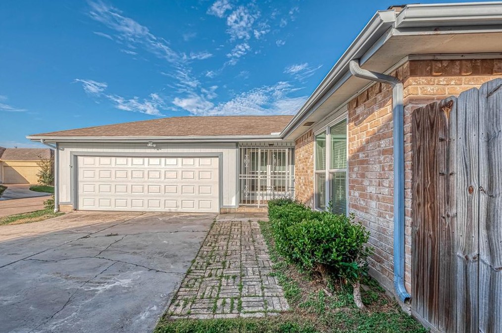 9514 Oregano Cir, Houston, TX 77036