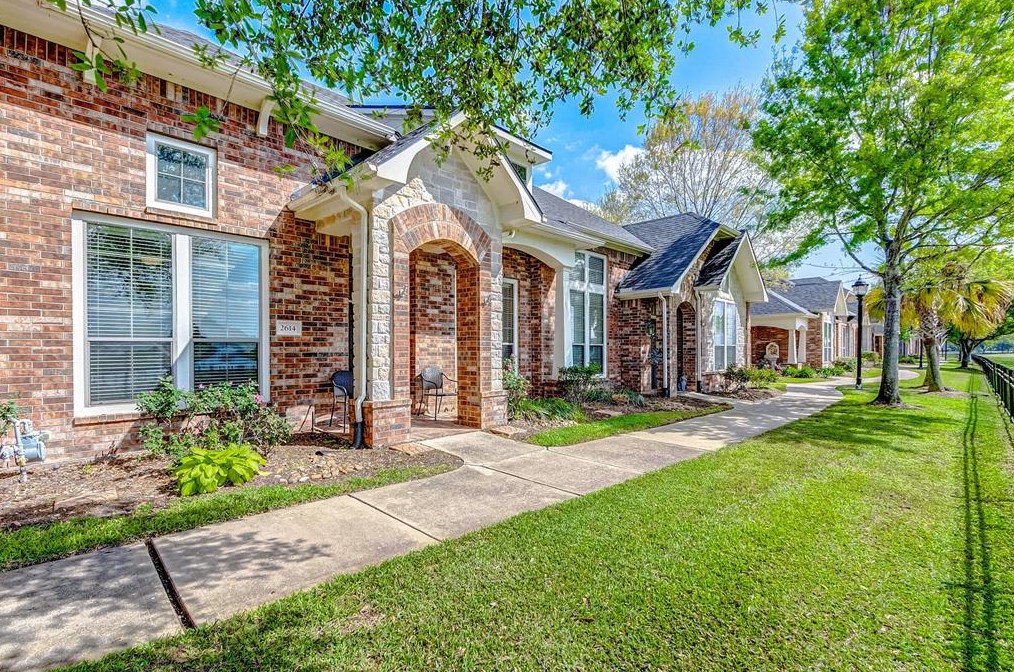 2614 Arbor Hill Ln, Pearland, TX 77584