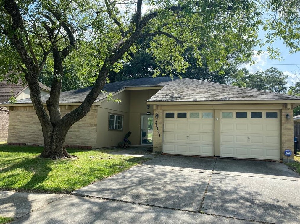 21303 Bridgepoint Ln, Spring TX  77388-3812 exterior