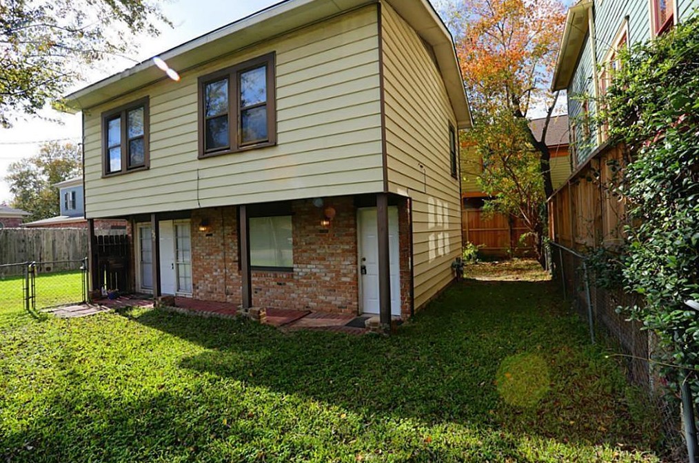 715 Beverly St, Houston, TX 77007