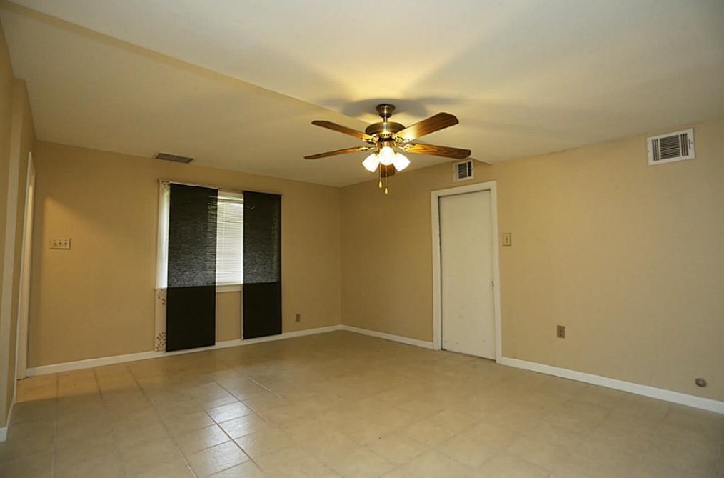715 Beverly St, Houston TX  77007-1725 exterior