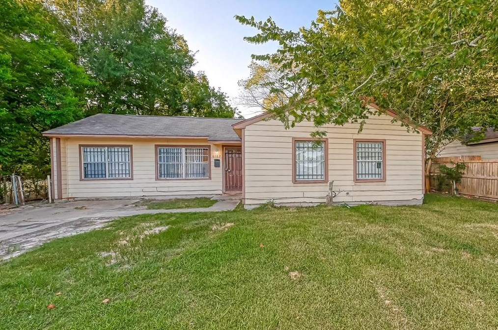 6163 Beldart St, Houston, TX 77033