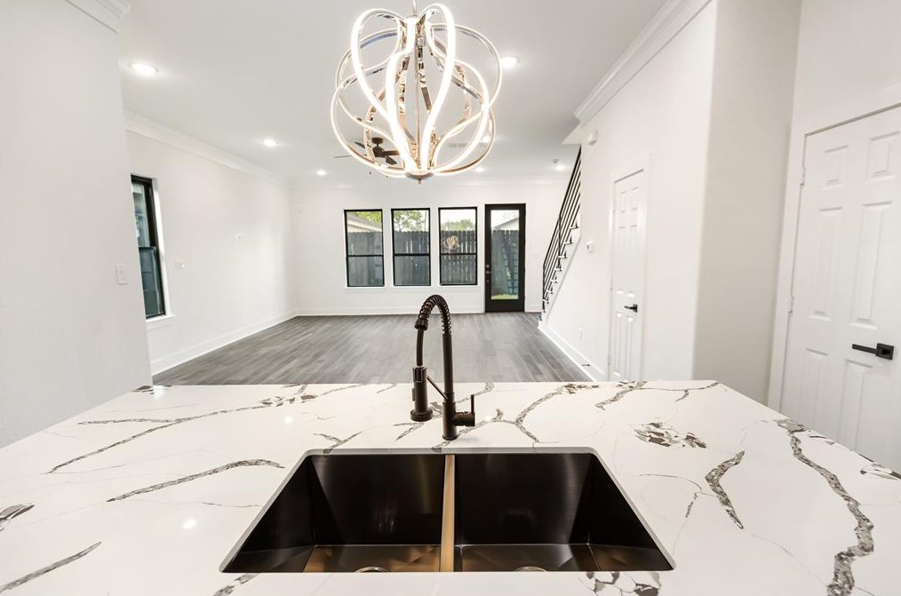 4509 Galesburg St, Houston TX  77051-2650 exterior
