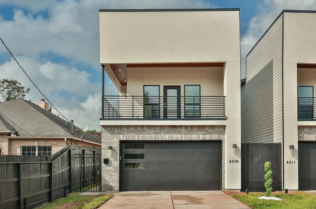4509 Galesburg St, Houston TX  77051-2650 exterior