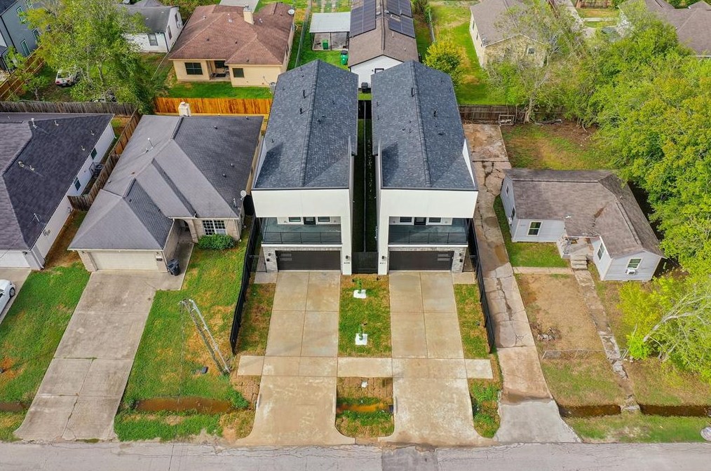 4509 Galesburg St, Houston TX  77051-2650 exterior