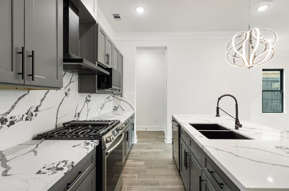 4509 Galesburg St, Houston TX  77051-2650 exterior