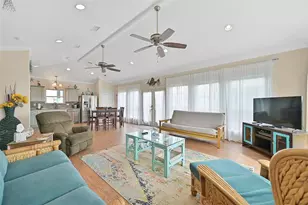 839 S Monkhouse Dr, Crystal Beach, TX 77650 - Photo 20