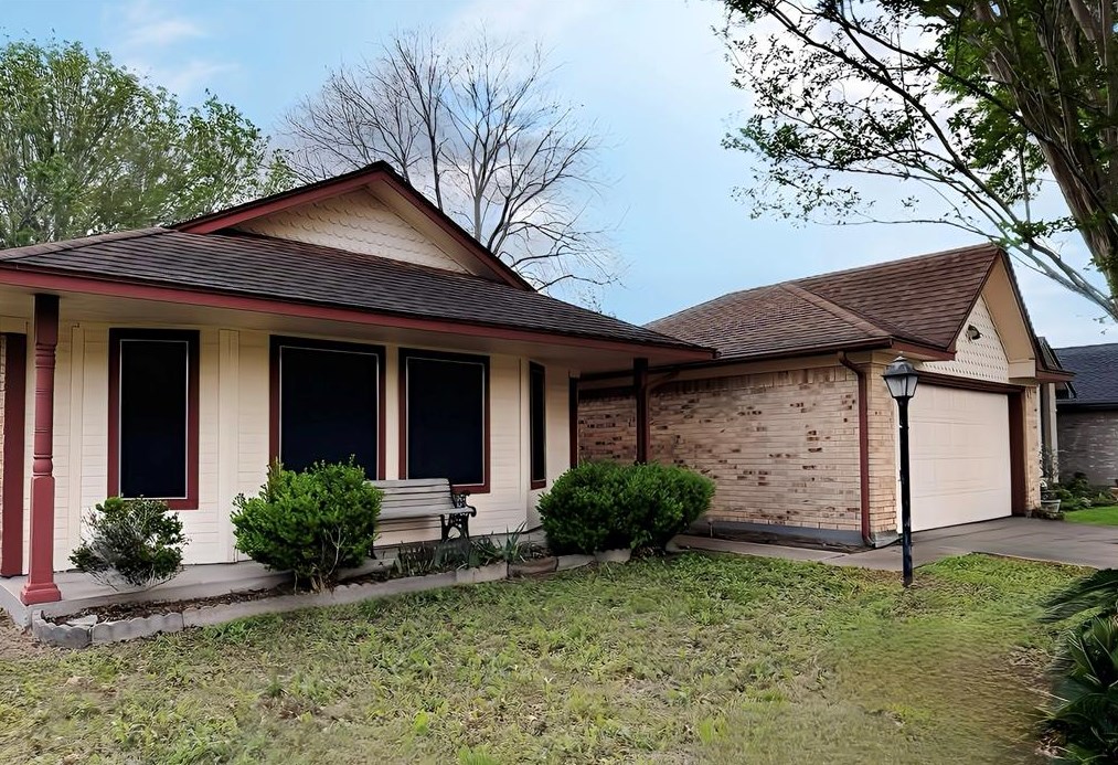 4422 Italy Ln, Pasadena, TX 77505-4120