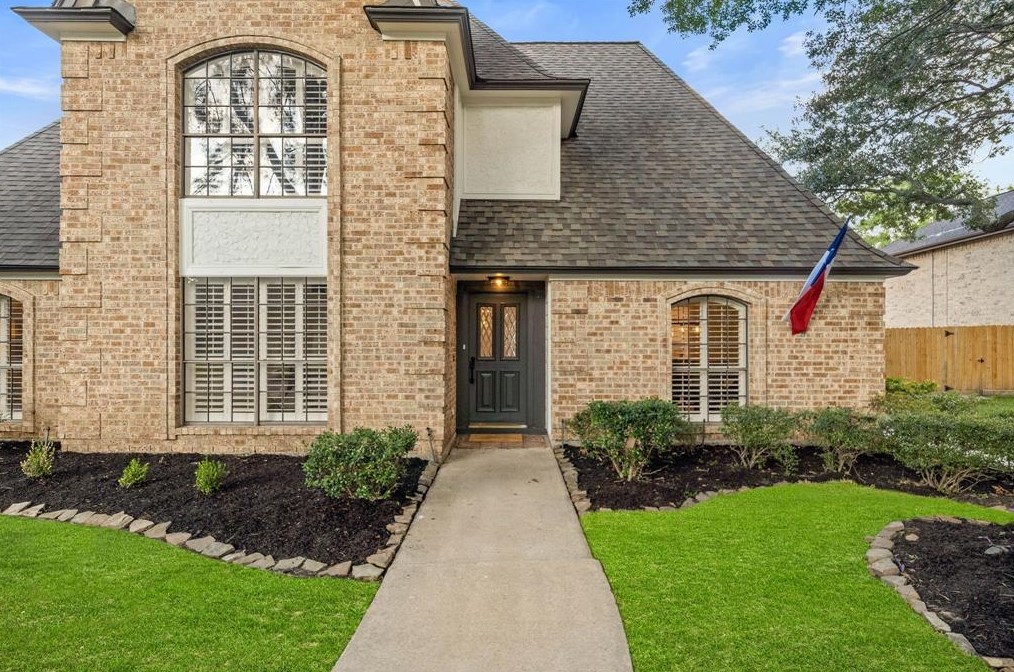 15714 Ridge Park Dr, Houston, TX 77095-2647