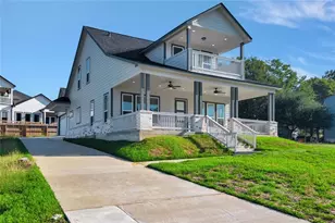 345 Edgewater Dr, Livingston, TX 77351 - Photo 2