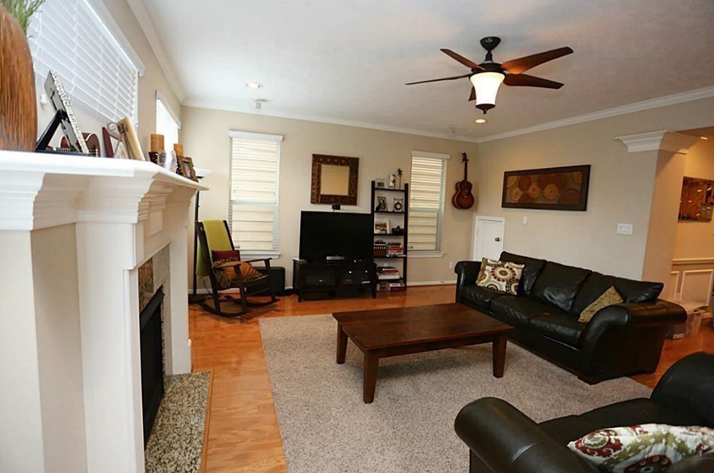 2638 Couch St, Houston TX  77008-1636 exterior