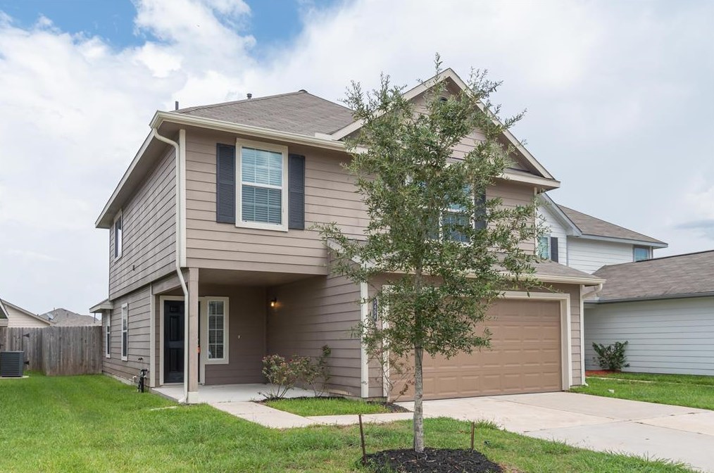 5454 Plantation Forest Dr, Katy TX  77449-1558 exterior