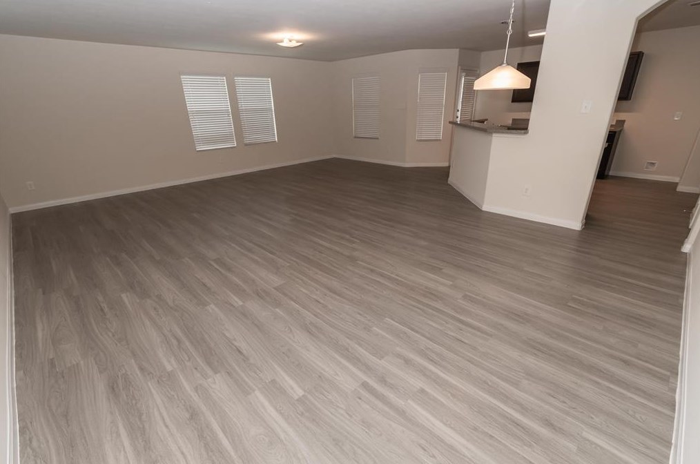 5454 Plantation Forest Dr, Katy TX  77449-1558 exterior