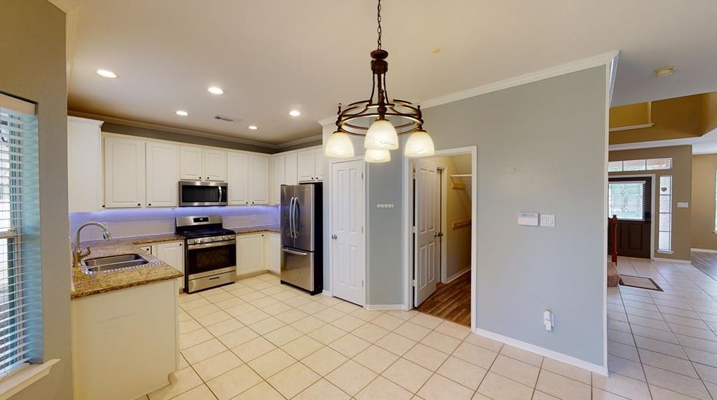 74 Hidden Meadow Dr, Spring, TX 77382-4103