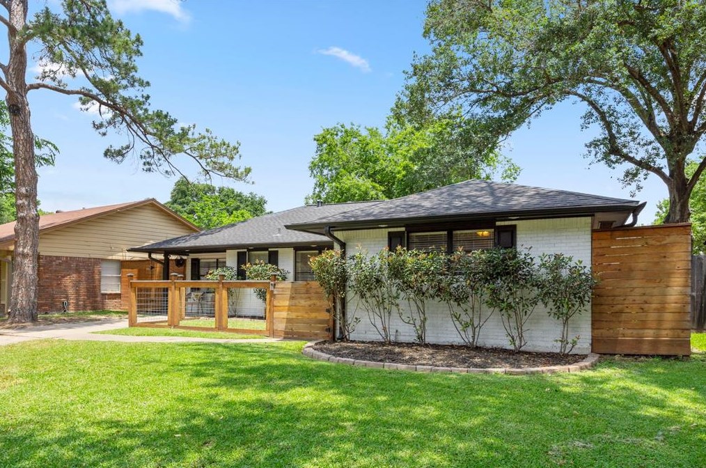 5002 Lamonte Ln, Houston, TX 77092-5642