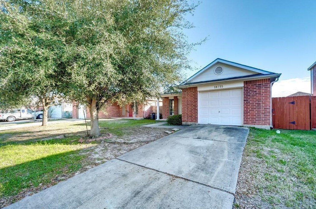 18735 Reynolds Park Dr, Katy, TX 77449-2110