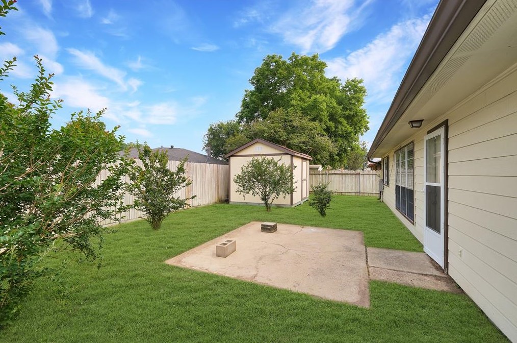 3238 Lindenfield Dr, Katy TX  77449-6670 exterior