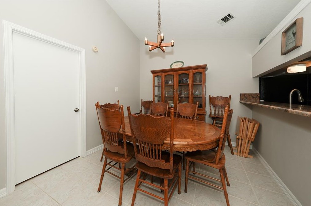 3238 Lindenfield Dr, Katy TX  77449-6670 exterior