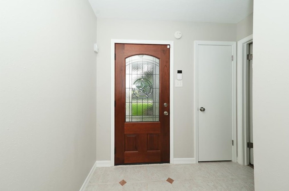 3238 Lindenfield Dr, Katy TX  77449-6670 exterior